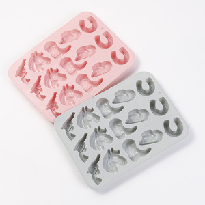 Moule en silicone thème Western Cowboy 15 cavités, formes chapeau et botte de cowboy, pour glaçons, chocolats, bonbons, savons, idéal pour fêtes, pâtisserie et loisirs créatifs - Product Image 3