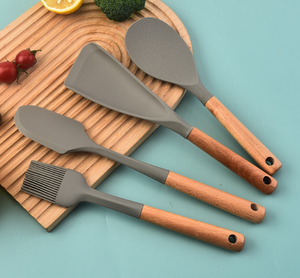 Ensemble de 11 ustensiles de cuisine en silicone avec manche en bois naturel, résistants à la chaleur, avec seau - Product Image 4