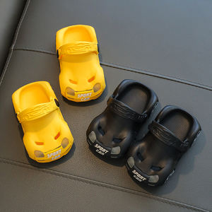 Pantoufles de voiture lumineuses imperméables pour enfants été garçons et filles Anti-collision dessin animé jardin pantoufles semelle souple antidérapante - Product Image 5