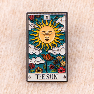 Épingles de tarot et épingles en émail de tarot en vrac, épingles en émail métallique à thème mystique pour veste, sac et collection de cadeaux - Product Image 1