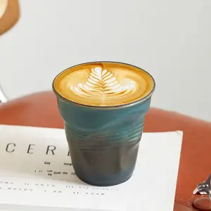 Tasse à latte en céramique pétrie à la main vintage et créative Tasse à expresso en poterie grossière avec design en <span class=keywords><strong>origami</strong></span> irrégulier pour les fêtes - Product Image 3