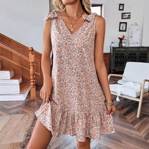 Robe courte d'été pour femme, style bohème, imprimé floral, col en V, volants, taille haute, coupe trapèze, respirante, bretelles spaghetti, pour les fêtes - Product Image 1