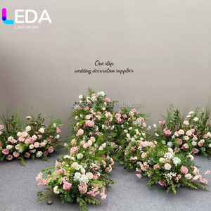 Arche de fleurs artificielles colorées LEDA pour décorations de mariage - Product Image 3