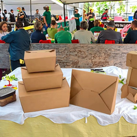 Contenants alimentaires jetables en papier kraft étanches imprimés UV biodégradables recyclables personnalisables pour le chewing-gum à sushi