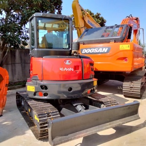 Mini-excavatrice sur chenilles Kubota KX163 de 5,6 tonnes avec rotation zéro et déplacement latéral de la flèche |   Capacité de levage de 1145 kg, réservoir de 68 L - Product Image 4