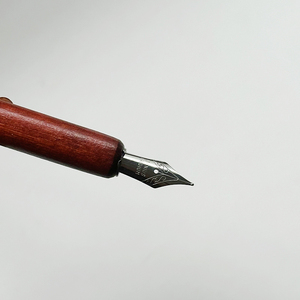 Caneta de tinta de caligrafia de madeira natural - Product Image 4