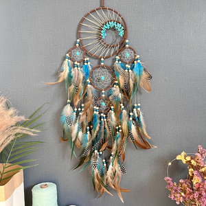 Vente en gros <span class=keywords><strong>Attrape</strong></span>-rêves turquoise fait à la main pour la décoration intérieure <span class=keywords><strong>Attrape</strong></span>-rêves suspendus au mur avec glands et plumes - Product Image 2