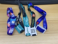 Bracelet NFC personnalisé en tissu avec étiquette PVC, bracelet RFID tissé jetable pour contrôle d'accès lors d'événements, festivals et concerts
