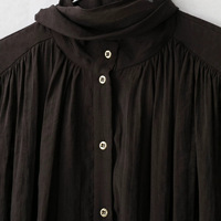 Chemisier polyvalent pour femme avec écharpe intégrée, couleur unie, collection automne 2026, style vintage décontracté, fabrication OEM et ODM en Chine