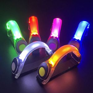สายรัดข้อมือเรืองแสง LED พร้อมโลโก้สั่งทำ สำหรับวิ่งกลางคืน, สายรัดแขนเรืองแสง PVC เพื่อความปลอดภัยสำหรับเด็ก, สายรัดสะท้อนแสงสำหรับกิจกรรมกลางแจ้งเพื่อการส่งเสริมการขาย - Product Image 2