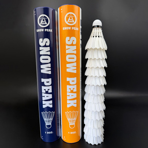 Volant de badminton professionnel SNOWPEAK T2 en plumes d'oie de quatrième qualité, durable, haute performance, avec logo personnalisé et faible MOQ - Product Image 5