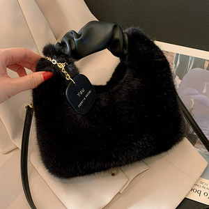 <span class=keywords><strong>Borsa</strong></span> a <span class=keywords><strong>Tracolla</strong></span> Invernale <span class=keywords><strong>Rossa</strong></span> da Donna 2025 con Design Fatato, Chiusura a Cerniera, a Forma di Cintura - Product Image 3