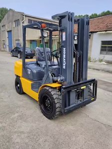 Montacargas Komatsu FD30 de Segunda Mano en Oferta, Piezas Originales de Japón, Mástil de 3 Etapas, Precio Bajo, en Stock, Entrega Rápida - Product Image 2