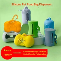 Soporte de silicona al por mayor para bolsas de excrementos de perro con mosquetón, ventana de rollo visible y varios colores para venta minorista de artículos para mascotas