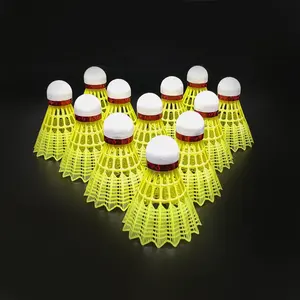 中国制造尼龙羽毛球12支每管OEM标签打羽毛球尼龙好卖羽毛球羽毛球