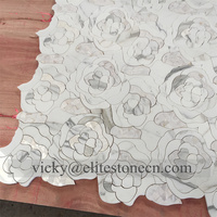 Carreaux de mosaïque en marbre blanc de carrera en forme de fleur Offre Spéciale