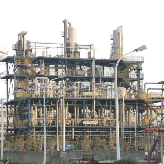Usine de raffinage de pétrole brut vers unité de distillation standard de diesel et d'essence ou de pétrole brut en malaisie