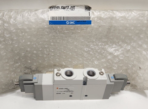 PLC Nuevo, Stock Antiguo, Solenoide de 24V con Puertos de 1/4'', Modelo SY9320-5WOZ-02T, Producto con Garantía - Product Image 1