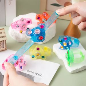 Bracelet rotatif lumineux en plastique, jouet pour enfants, cadeau unisexe de 5 à 7 ans - Product Image 4