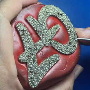 Lujoso brazo innovador de oro de 18 quilates diseñado exclusivamente para mujeres con diamantes redondos cultivados en laboratorio certificados por IGI - Product Image 5