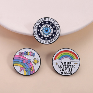 Spilla Smaltata Rotonda per la Consapevolezza sull'Autismo, Distintivo in Lega Arcobaleno per la Salute Mentale Autistica - Product Image 1