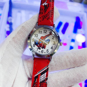 Venta al por mayor <span class=keywords><strong>de</strong></span> dibujos animados chico <span class=keywords><strong>Spiderman</strong></span> reloj Flash luminoso reloj <span class=keywords><strong>de</strong></span> pulsera <span class=keywords><strong>de</strong></span> cuero moda para niños reloj <span class=keywords><strong>de</strong></span> movimiento <span class=keywords><strong>de</strong></span> cuarzo favorito - Product Image 4