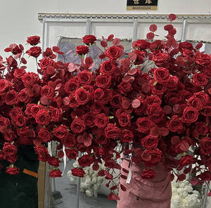 Fondo arqueado de boda IFG, fila de <span class=keywords><strong>flores</strong></span> <span class=keywords><strong>rojas</strong></span> de 8 pies de longitud con algunas decoraciones de hojas <span class=keywords><strong>rojas</strong></span> - Product Image 6