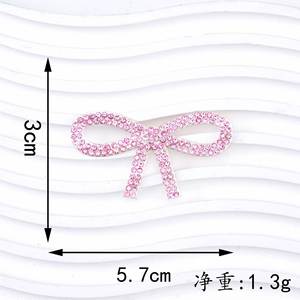 แผ่นแปะโบว์เล็กประดับเพชร ขนาดเล็ก 3*5.7 ซม. สีชมพูแดงเงา แบบติดเอง สำหรับตกแต่งเสื้อผ้าและกระเป๋า - Product Image 6