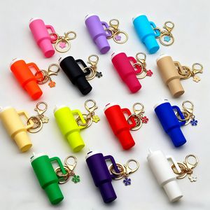 Porte-clés mini-tasse 3D avec chaîne <span class=keywords><strong>de</strong></span> breloques <span class=keywords><strong>fleur</strong></span> <span class=keywords><strong>de</strong></span> prunier Ensemble <span class=keywords><strong>d</strong></span>'accessoires pour gobelets Stanley - Product Image 3