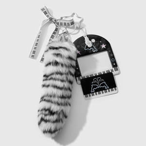 Porte-clés et pendentif de sac tendance rétro en peluche de haute qualité avec imprimé léopard dégradé et nœud à la queue - Product Image 5