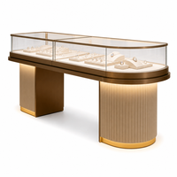 Présentoir à bijoux en verre et contreplaqué sur mesure avec éclairage LED, vitrine écologique et durable pour magasin de détail