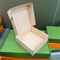 Boîtes d'expédition en carton ondulé rigide personnalisées en gros, écologiques, colorées, pour l'emballage logistique, avec logo