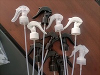 Petit pulvérisateur à gâchette 24/410 avec interrupteur multi-verrouillage et poignée ergonomique pour emballages de soins personnels – Vente en gros