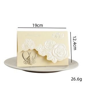 Invitaciones de boda de estilo europeo, invitaciones florales grandes con relieve dorado, tarjetas de felicitación y invitaciones personalizables - Product Image 1