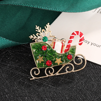 Broche de aleación de moda con diseño navideño de dibujos animados, microincrustaciones de diamantes de imitación, diseño de campana y trineo, insignia conmemorativa, venta al por mayor personalizada