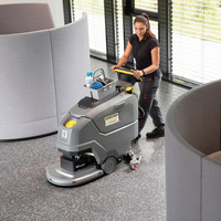 Autolaveuse à traction motorisée BD 50/55 W Classic Karcher, équipement de nettoyage facile à utiliser, réservoir de 55 L, nettoyeur de sols