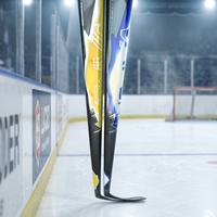 Vente en gros de 5000 bâtons de hockey sur glace en fibre de carbone de qualité supérieure, personnalisés, pour niveaux intermédiaires et seniors, P92 P28