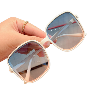 แว่นกันแดดโพลาไรซ์กรอบโลหะแฟชั่นโลโก้สั่งทำสำหรับผู้ชาย ขายส่ง แว่นกันแดดทรงเหลี่ยมวินเทจเรโทรสำหรับขับรถ เลนส์มิเรอร์ - Product Image 1