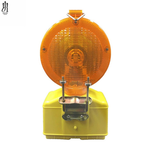 Cônes de signalisation routière solaires avec lampe LED clignotante, <span class=keywords><strong>feux</strong></span> de circulation pour la prudence et la sensibilité routière - Product Image 1