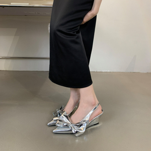 Nuevos Zapatos de Mujer con Tacón de Cuña y Punta Puntiaguda de Charol Francés, con Lazo y Tacón Alto 2024 - Product Image 3