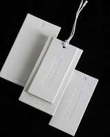 Étiquette suspendue en papier kraft épais, écologique et personnalisée, avec revêtement UV, œillet métallique et renfort pour trou de cordon, pour sacs et vêtements