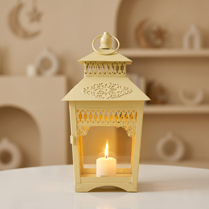 Lanterne à bougie conique marocaine en métal doré pour la décoration de la maison et des événements du Ramadan - Product Image 3