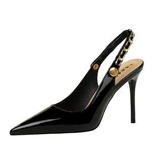 Nouvelles sandales noires à chaîne métallique 2025, chaussures brillantes pour femmes, talons slingback à bout pointu - Product Image 3