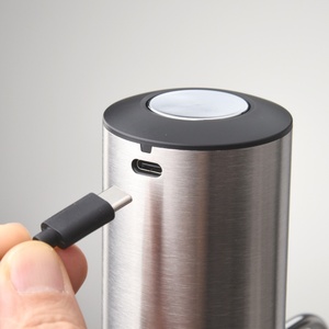 ชุดเครื่องรินไวน์สแตนเลสแบบชาร์จไฟได้ผ่านพอร์ต USB-C พร้อมแท่นวาง  แบบอัตโนมัติ - Product Image 4