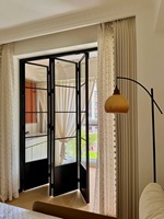 Porte coulissante pliante en aluminium et verre, style minimaliste moderne, pour cuisine, salon, chambre, salle de bain, usage résidentiel ou hôtelier