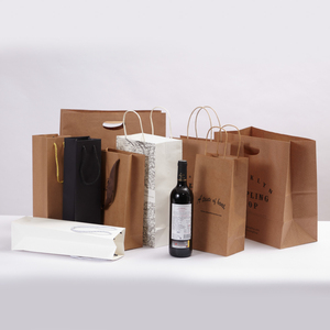 Sacs <span class=keywords><strong>en</strong></span> papier kraft brun écologiques KM avec poignées, sacs de shopping personnalisés avec logo imprimé, fournisseur d'emballages <span class=keywords><strong>en</strong></span> gros - Product Image 5