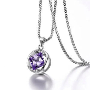 Collana con Ciondolo a Rombo Traforato per Donne, Choker alla Moda con Cornice Rotonda per Uso Quotidiano - Product Image 3
