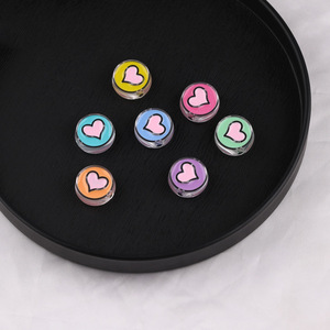Cuentas acrílicas redondas en forma de corazón de colores aleatorios para hacer pulseras, accesorios de joyería DIY - Product Image 1