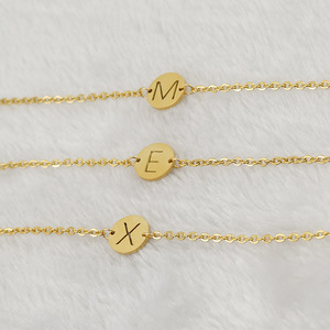 Pulsera de Acero de Titanio Europea y Americana, Diseño Simple y Elegante, Pulsera de Acero Inoxidable Chapada en Oro de 18K para Mujer - Product Image 3