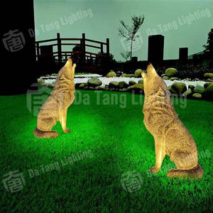 Lampe sculpturale en forme de loup LED pour la décoration de parcs en plein air, éclairage paysager unique pour les festivals et les événements nocturnes - Product Image 5